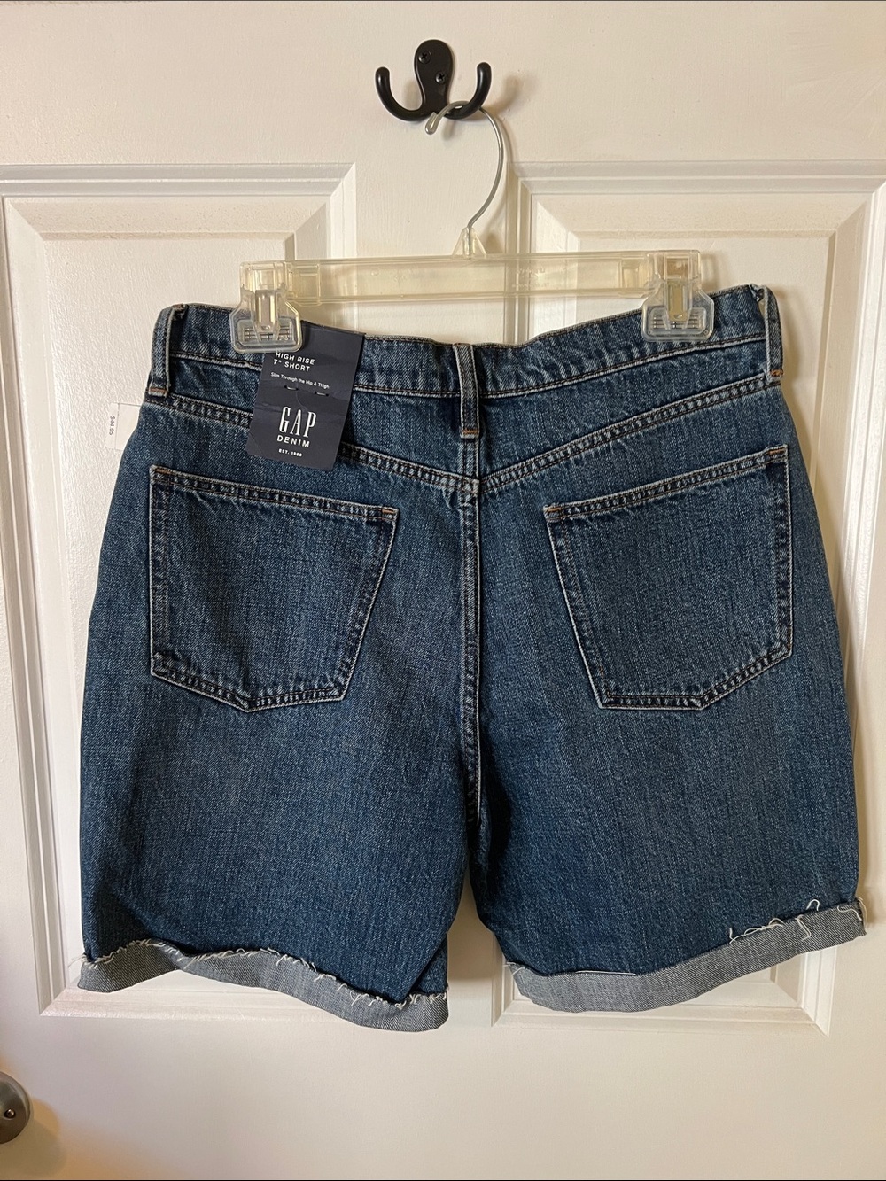 Gap High Rise 7” Short - Picture 5 of 6